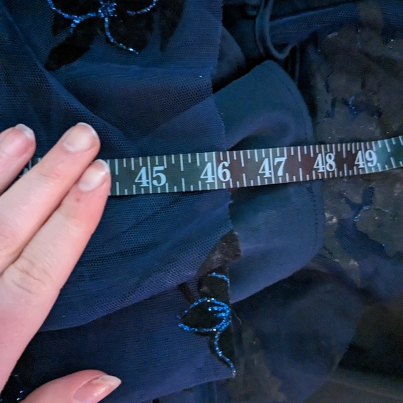 Two-piece black velvet and blue tulle prom dress by Blondie Nites - size 7 - Picture 9 of 9